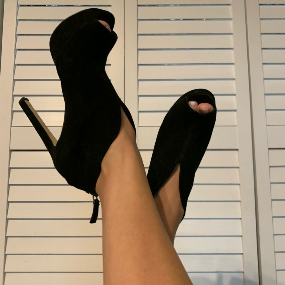 Nine West pump